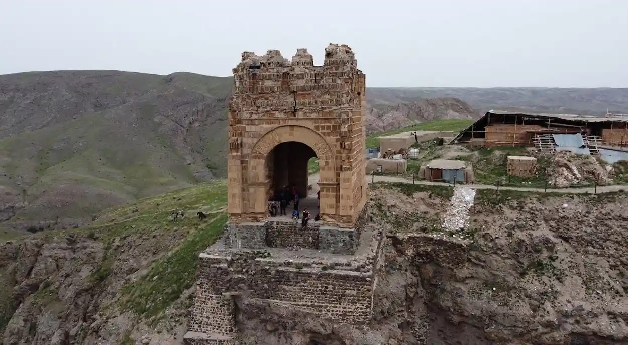 قلعه ضحاک