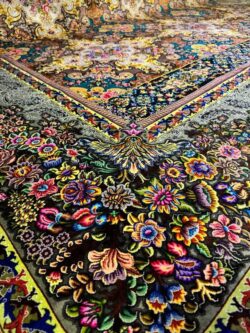 رو نمایی از قالی نفیس و منحصر به فرد همایون در تبریز