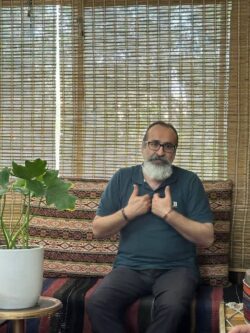 از کجا می‌آید این آوای دوست