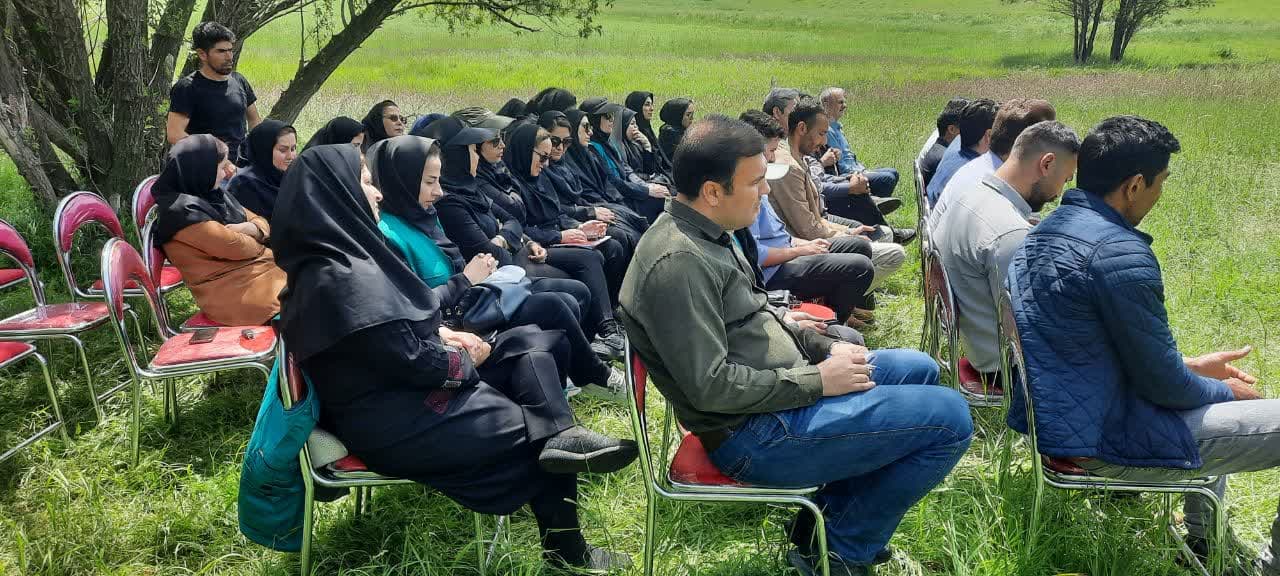 روز مزرعه نباتات علوفهای در شهرستان اهر برگزار شد