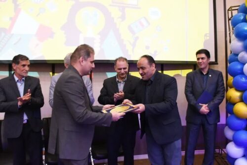 تجلیل از دکتر وحید کاظم‌زاده در آیین گرامیداشت روز ارتباطات و روابط عمومی