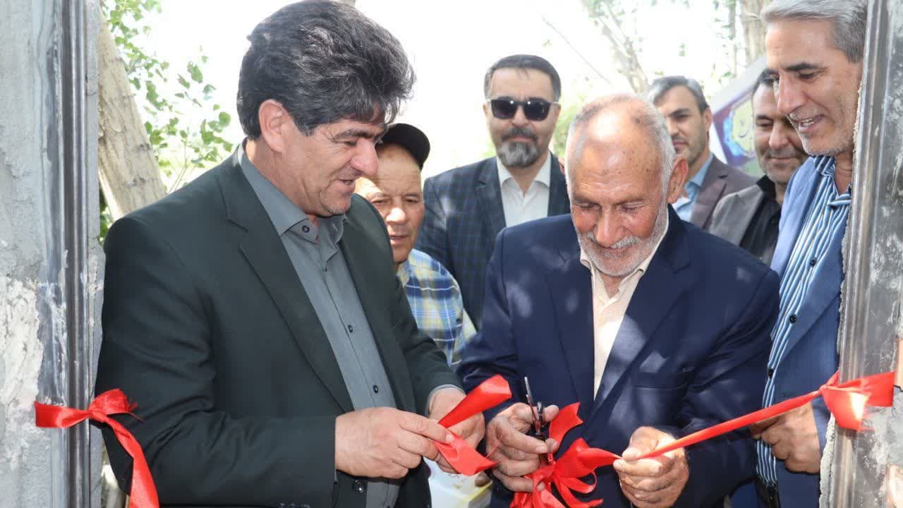 افتتاح ۳۵ هکتار سیستم آبیاری بارانی در شهرستان بستانآباد