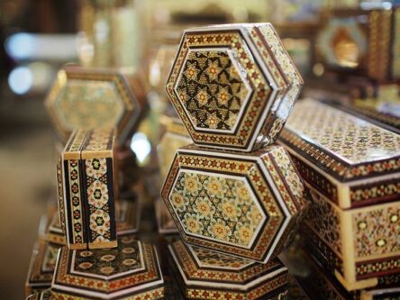 نقش و اثرات صنایع دستی بر گردشگری
