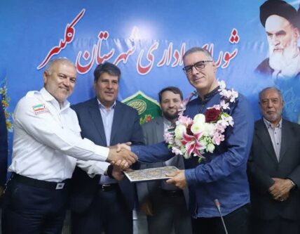 صعود "رحیم اژدری" کوهنورد کلیبری به قله "اورست"