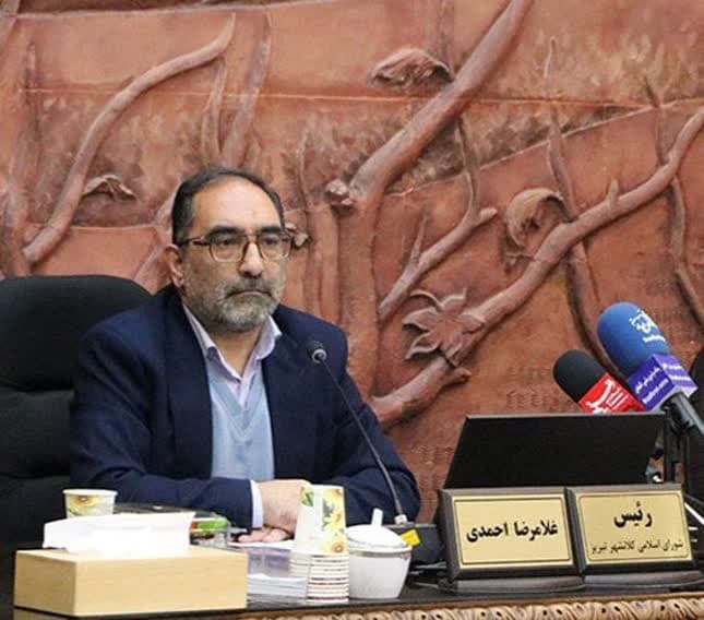 احمدی رئیس شورای شهر باقی ماند