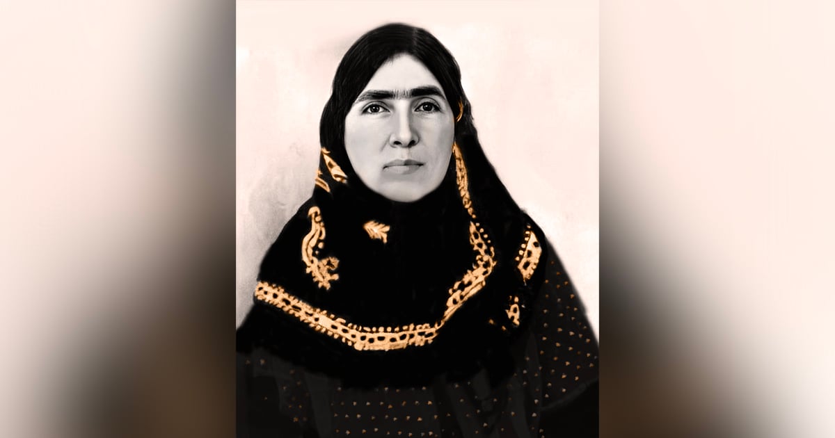 بانویی که زنگ مدرسه را برای دختران به صدا درآورد