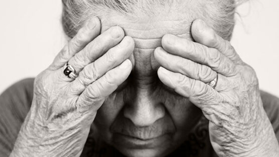 از فرسودگی مراقبت تا فقر اجتماعی: علل پنهان آزار و سوءاستفاده از سالمندان