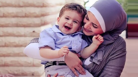 مادری؛ نقش طبیعی یا ساخته اجتماعی؟