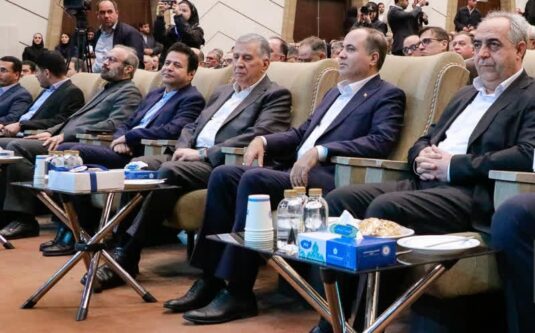 تاکید بر اصلاح سیاستهای ارزی و بازنگری در شیوههای تامین مالی در همایش صادرات غیرنفتی