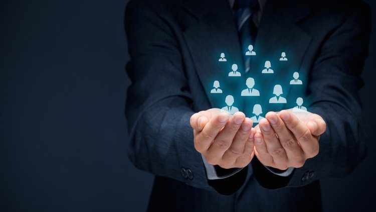 ضرورت حفظ سرمایه اجتماعی در برابر ظهور "منجی" از بیرون