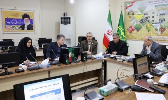 توسعه گلخانه ها راهکار تامین امنیت غذایی در شرایط ناترازی آب