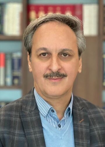 انتخاب کتاب استاد دانشگاه تبریز بهعنوان اثر شایسته تقدیر در جشنواره بینالمللی فارابی