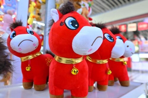 اسب گریان؛ صنعت در دست روایت‌های هوشنمدانه