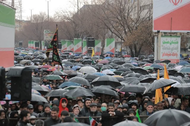 ایستاده برای ایران، نگران برای فردا