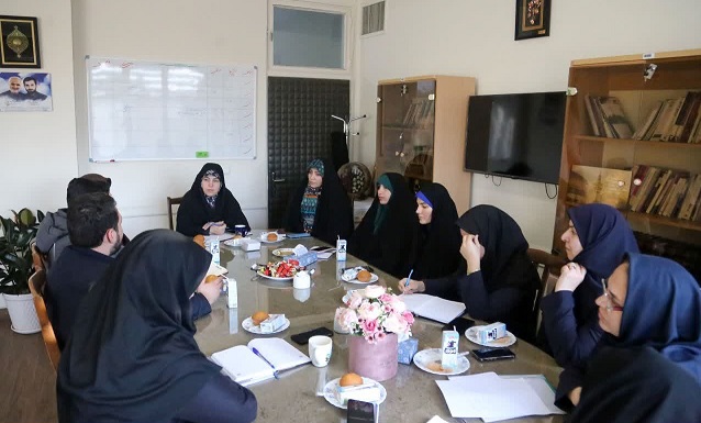 تاکید مدیرکل امور بانوان استانداری بر توانمندسازی و هویت‌بخشی به دختران و جوانان