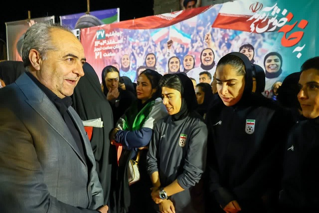 استقبال از دختران ایران در تبریز