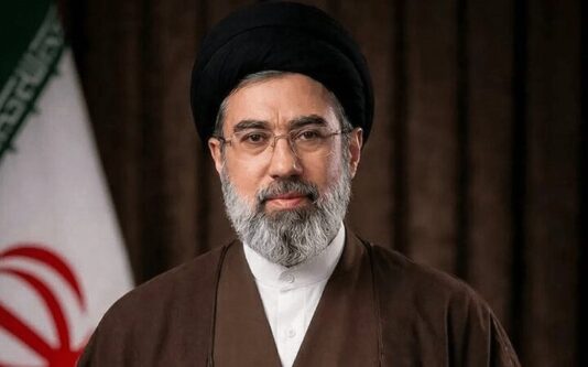 آیتالله سید مجتبی خامنهای سومین رهبر جمهوری اسلامی ایران شد