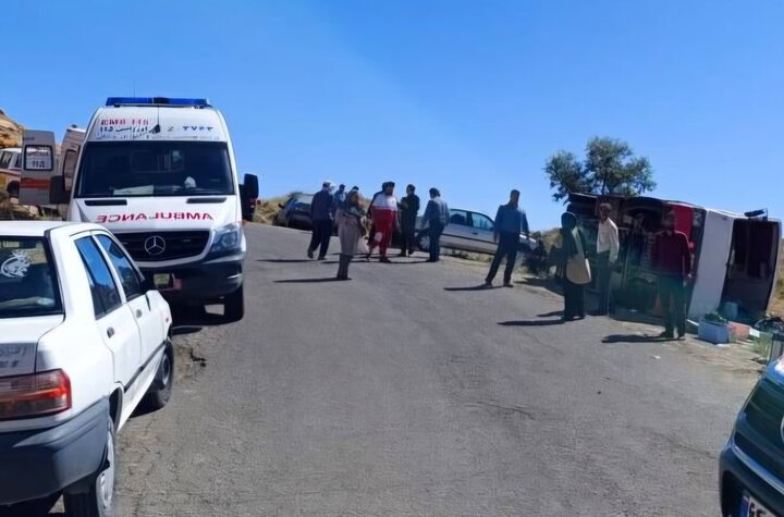 انتقال ۸ مصدوم بدحال حادثه واژگونی مینیبوس چاراویماق به تبریز